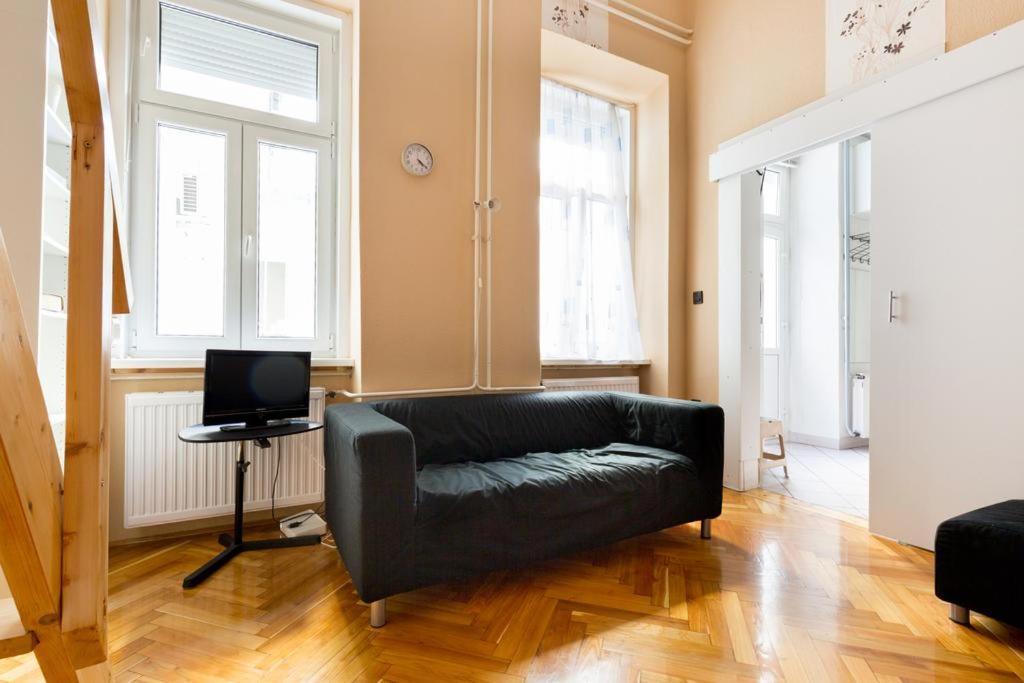 Szentkiralyi 5 - Double Basic In The City Center - Self-Check-In Βουδαπέστη Εξωτερικό φωτογραφία